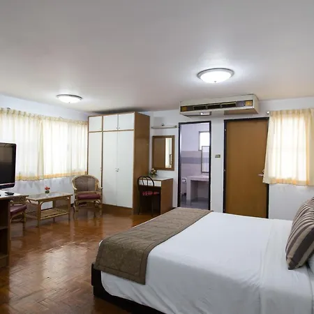 Taweeporn Guest House